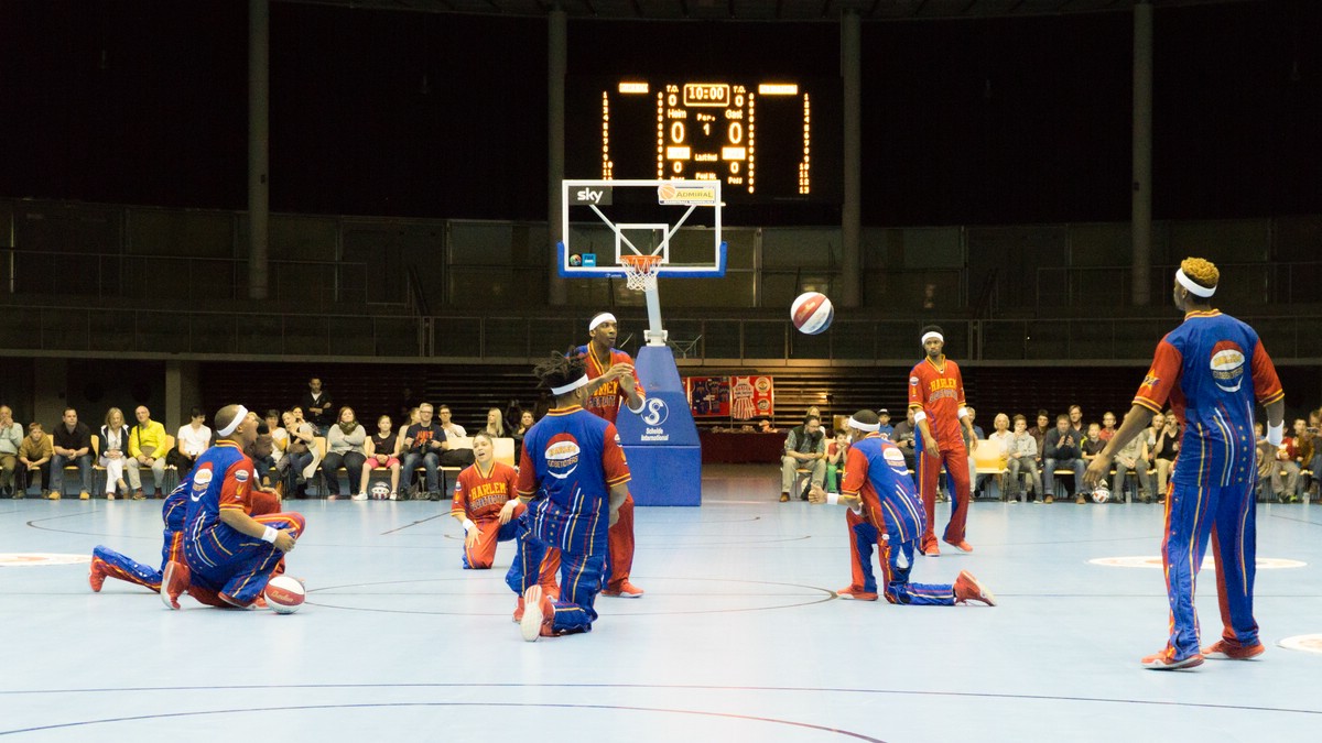 O Fotomagazin / Harlem Globetrotters in der TipsArena 2016